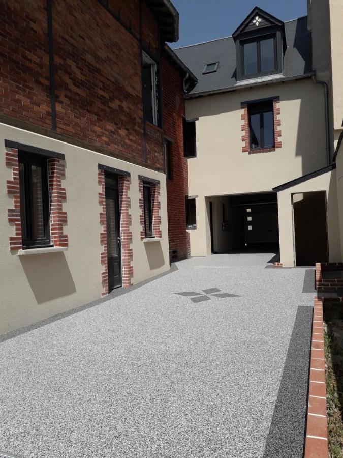 Charmes En Ville Le Charme Atypique Montluçon Eksteriør billede